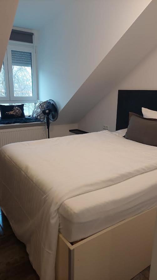 Apartments Am Wald 1 Карлсруе Екстериор снимка